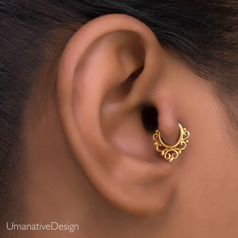 boucle-d-oreille-tragus-566caf-1.jpg